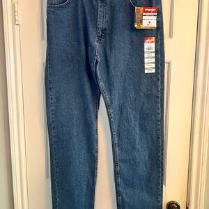 Wrangler Men's Relaxed Fit Blue Jeans NWT